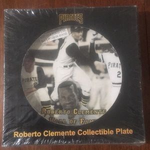 Roberto Clemente Collectible Plate